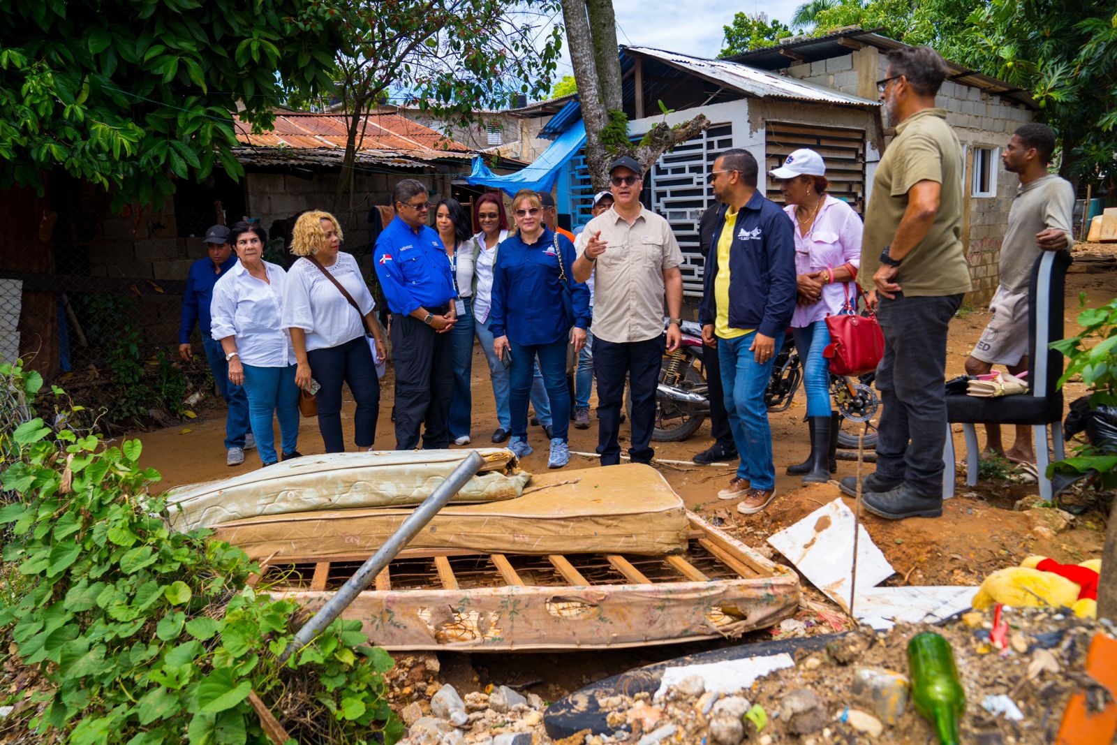 Distribuyen ayudas a familias afectadas por lluvias en Samaná y Puerto Plata