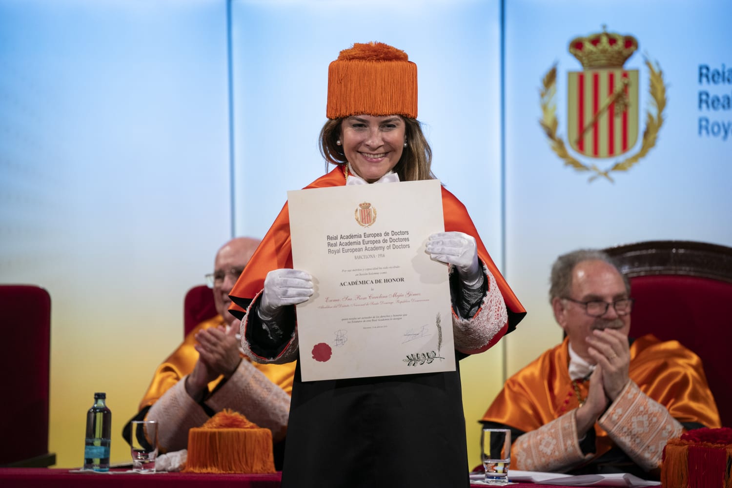 Carolina Mejía es investida como Académica de Honor en la Real Academia Europea de Doctores