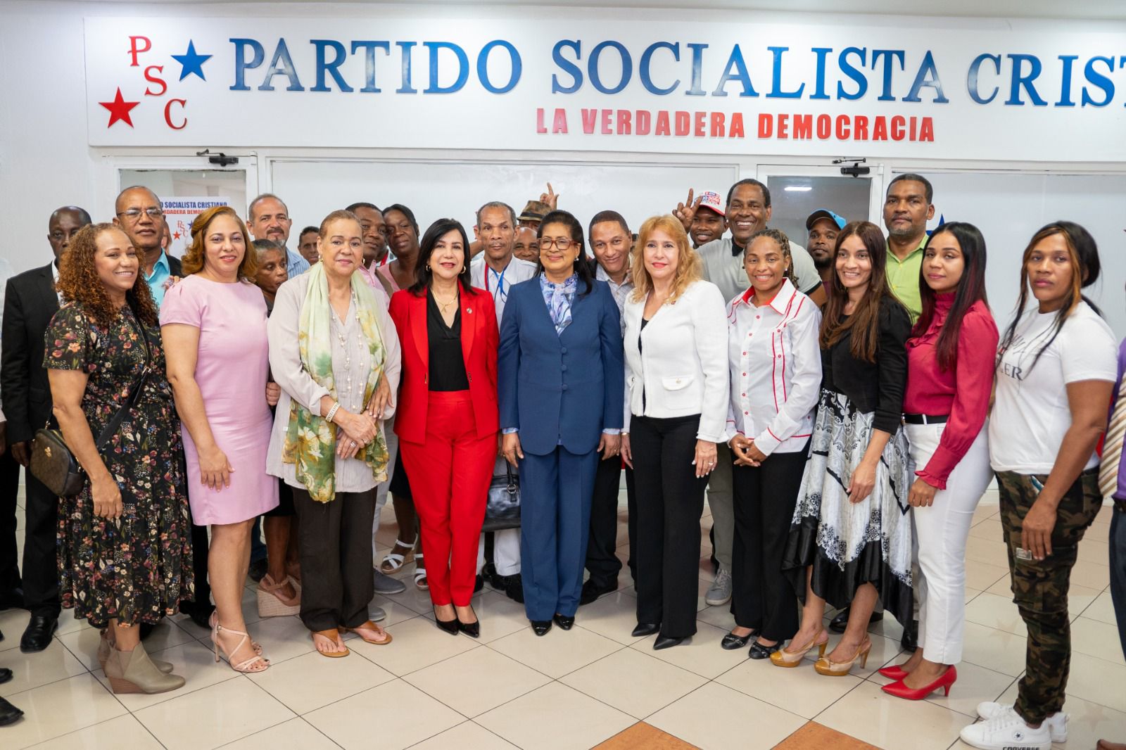 Cristina Lizardo recibe apoyo del Partido Social Cristiano