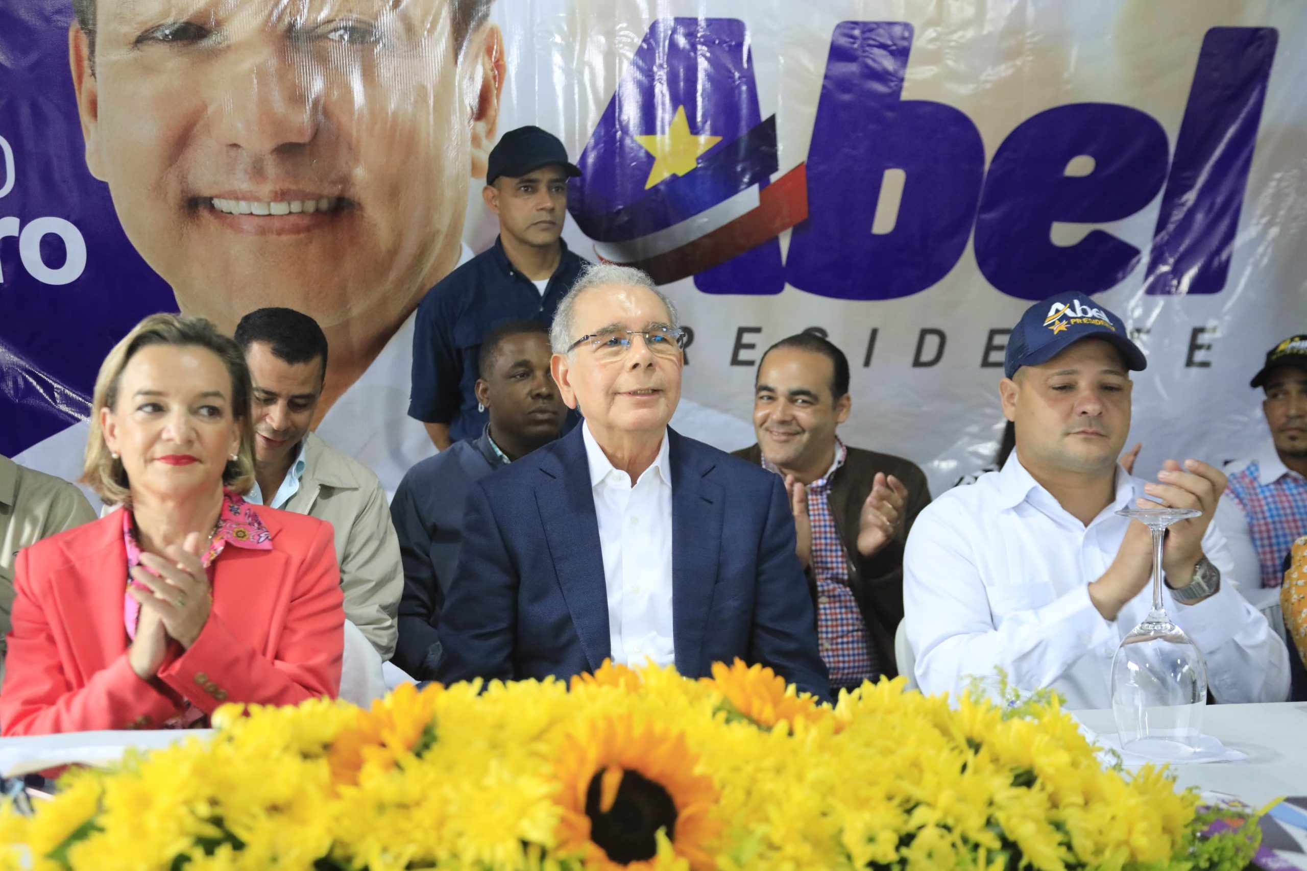 Danilo Medina:”El Gobierno quisiera que la gente no vote, pero la gente sí votará”
