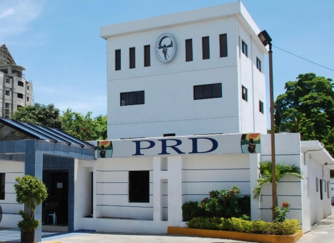 Renuncian 15 miembros de la Comisión Política del PRD; también 245 de Comités Municipales