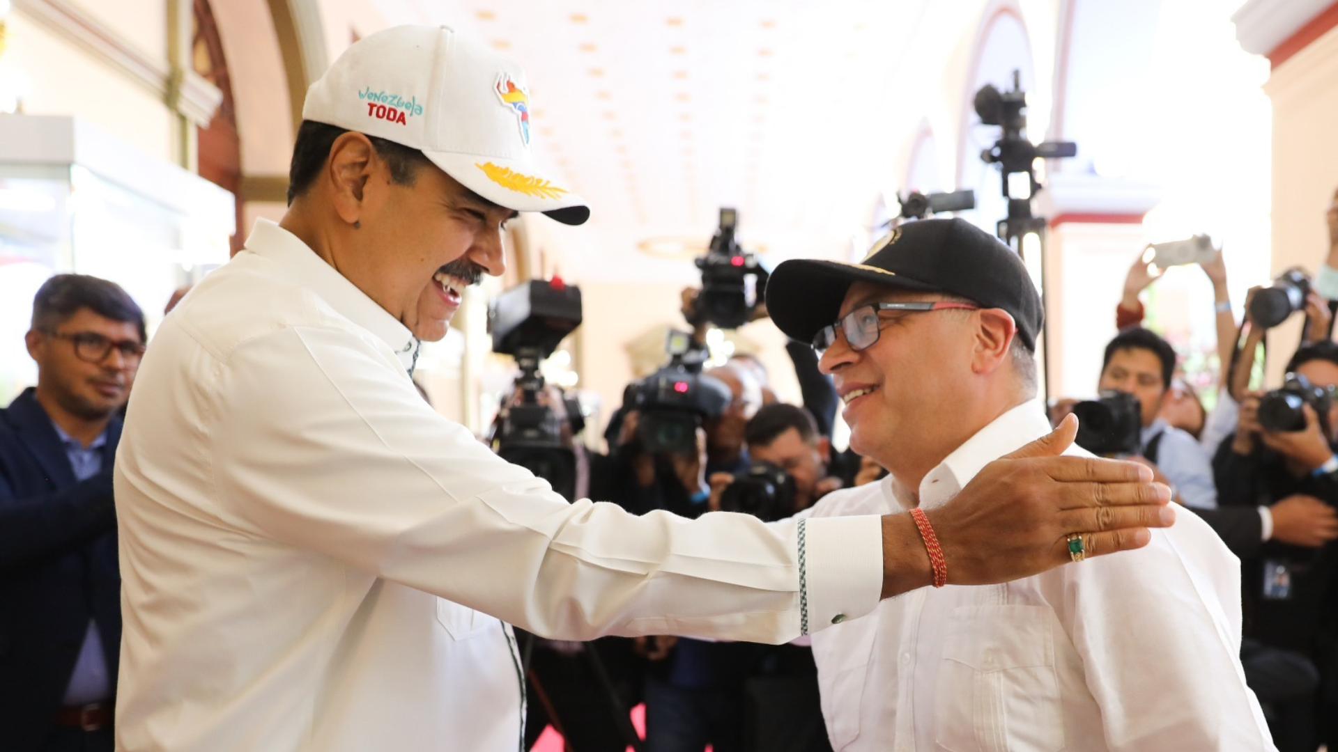 Se reúnen Petro y Maduro en medio de tensiones entre ambas naciones