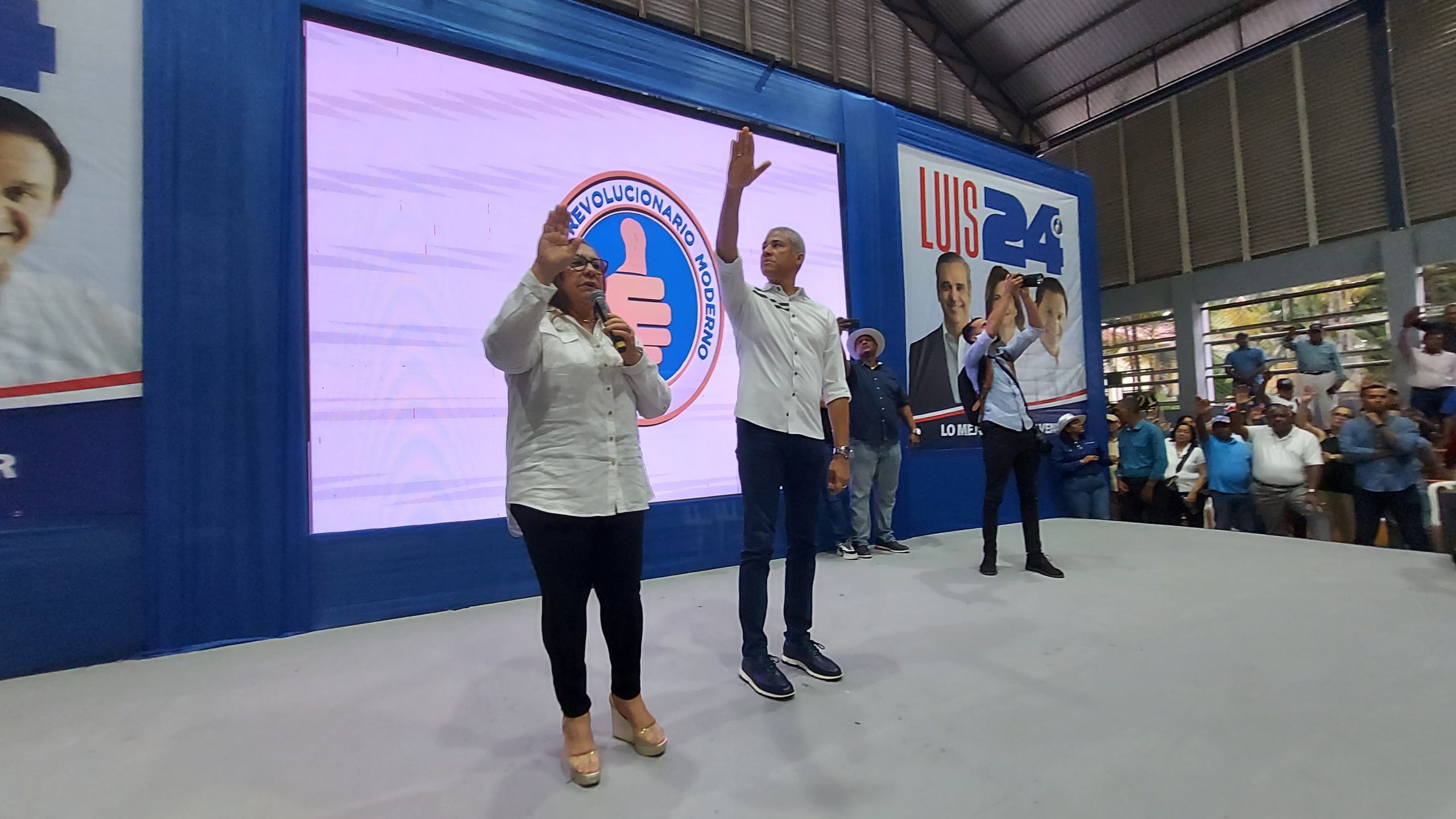 Juramentan en el PRM a altos dirigentes del PLD y FP en provincia Bahoruco