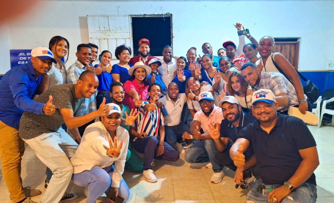 JRM juramenta jóvenes en Santo Domingo Este
