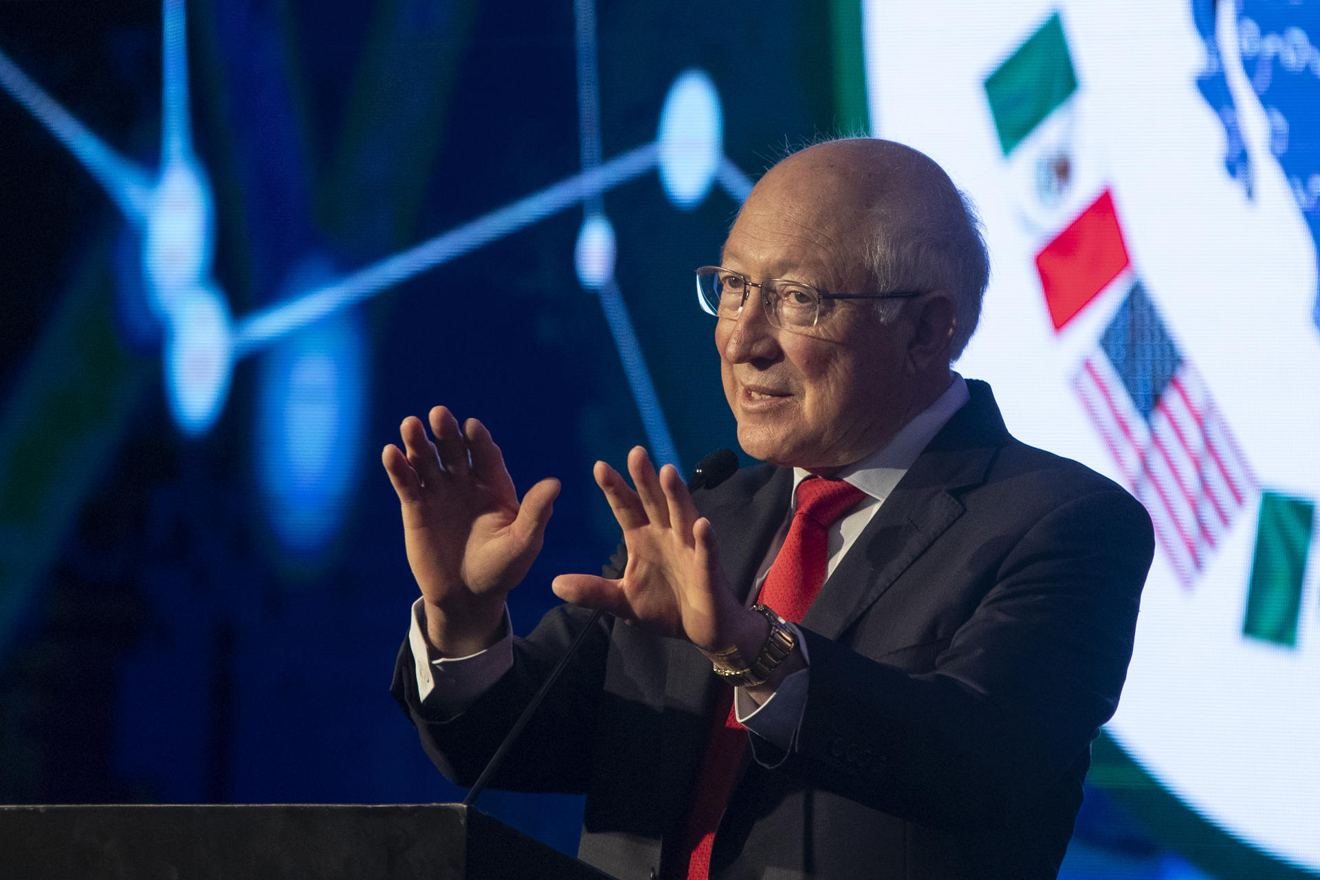 Embajador de EEUU pide a México luchar contra fentanilo como “socios y familia”