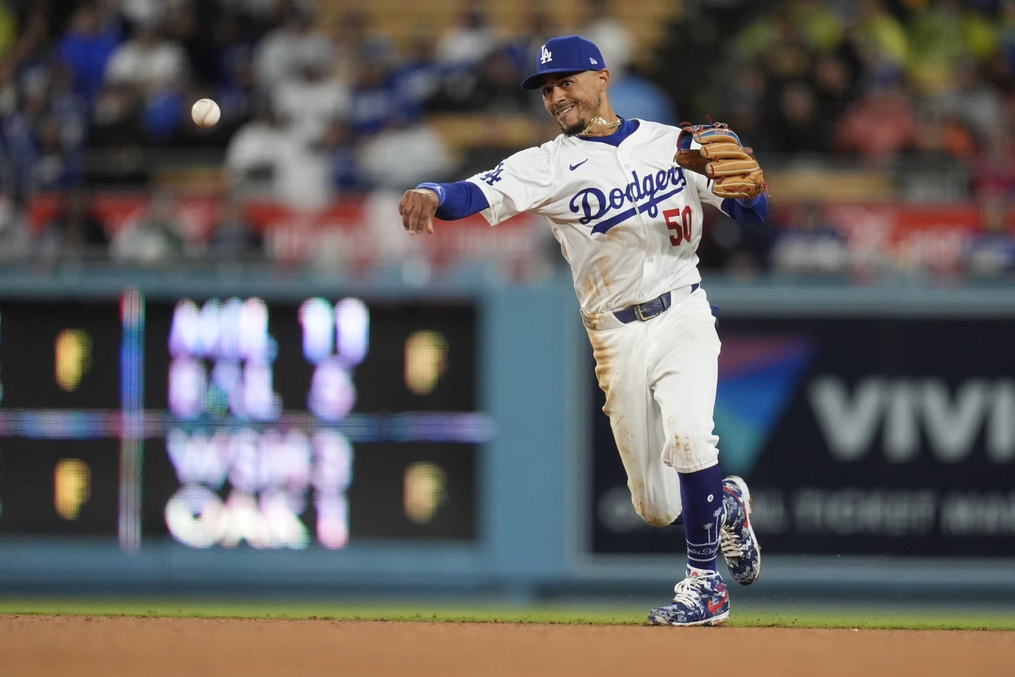 La viuda de Kobe Bryant, Vanessa, regala zapatillas exclusivas a los Dodgers en aniversario del Día de Mamba