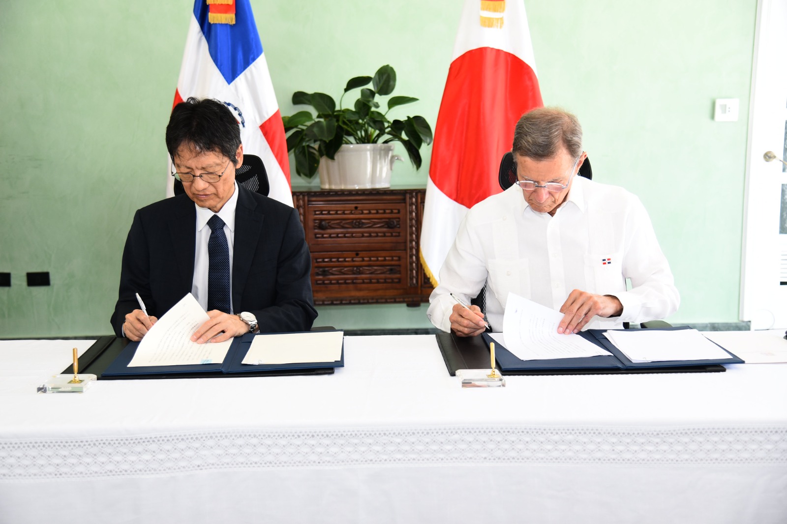 MIREX firma Canje de Notas Diplomáticas con Japón para la gestión integral de residuos sólidos