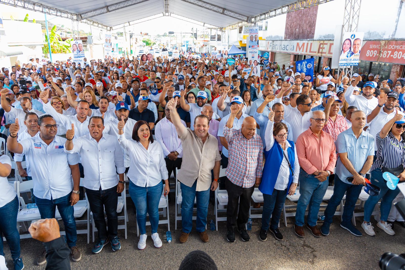 José Paliza recorre 11 provincias en última semana; juramenta dirigentes