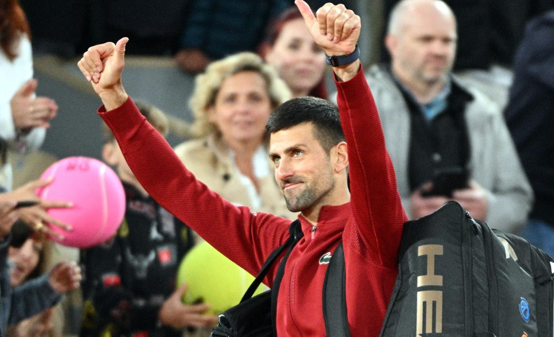 Djokovic vapulea a Carballés