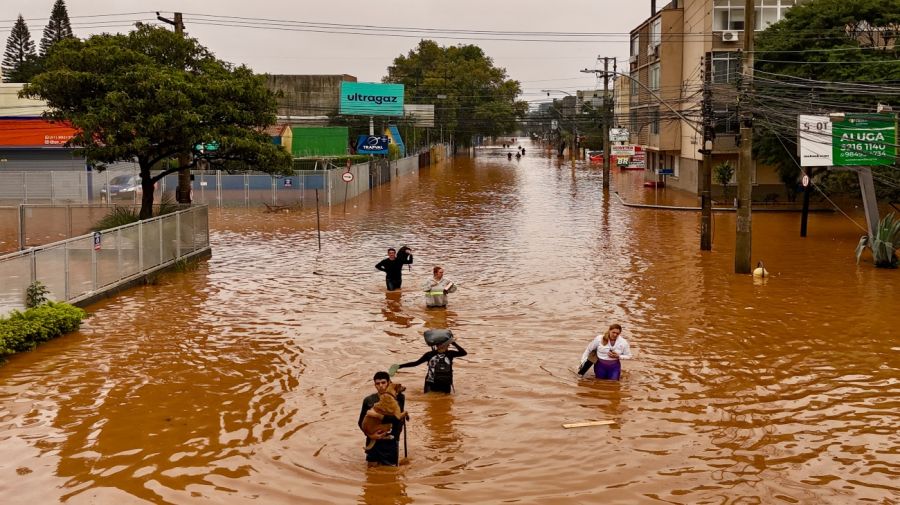 Suben a 152 los muertos por temporales e inundaciones en el sur de Brasil