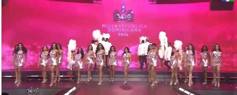 Candidatas del Miss RD 2024 se lucen en la apertura del certamen