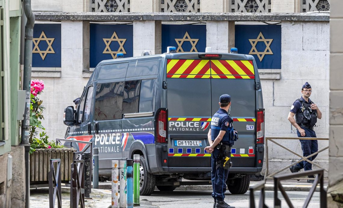 Matan un hombre armado que quería quemar una sinagoga en el norte de Francia