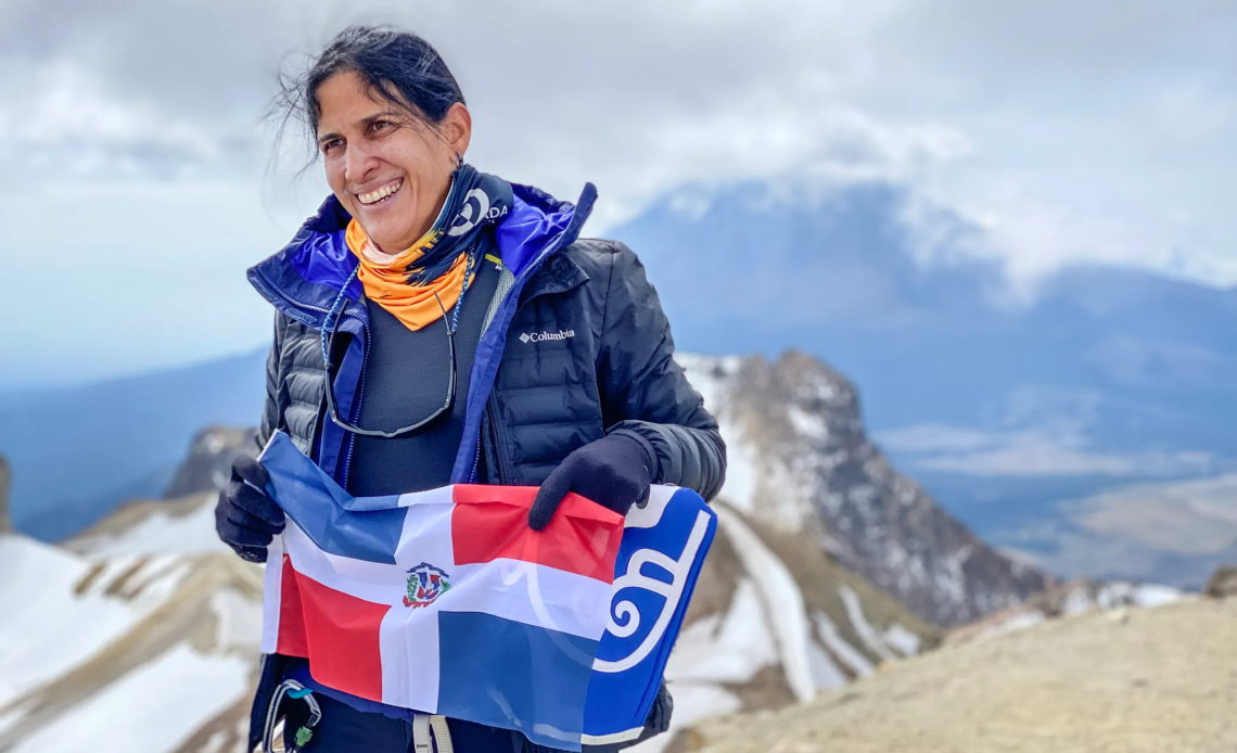 Thais Herrera llega el Domingo a RD tras alcanzar la cima del Everest