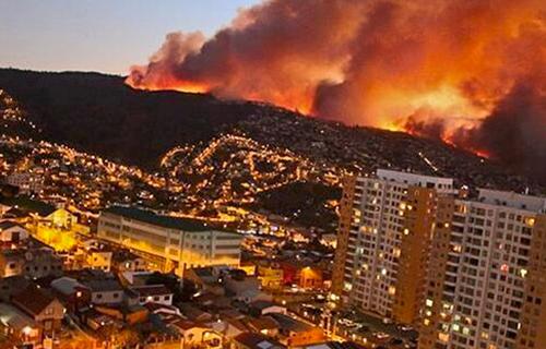 Imponen prisión preventiva para detenidos por mega incendio en Valparaíso