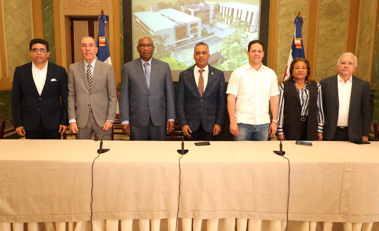 Abinader instruye construcción de extensión UASD en Santo Domingo Este