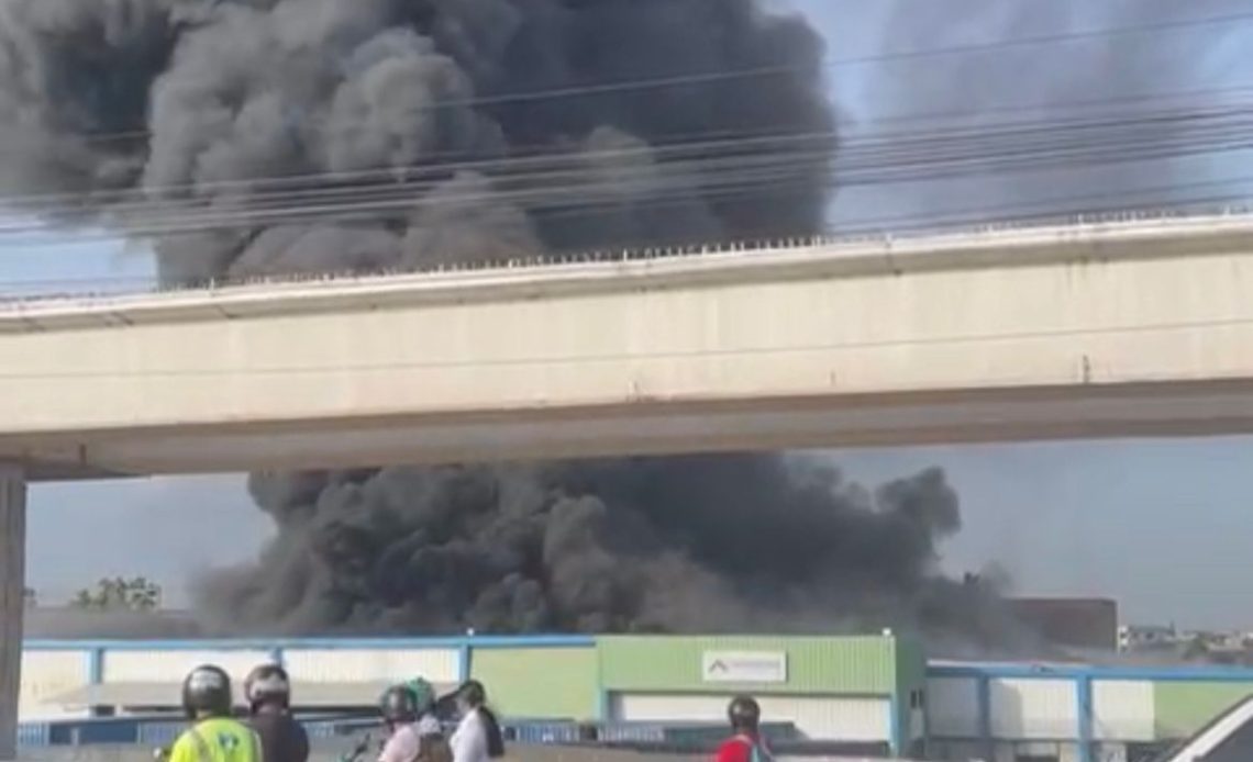 Incendio Autopista Duarte-10