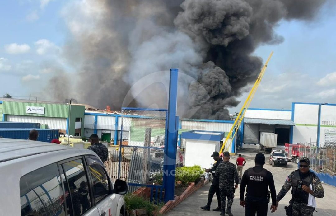 Incendio autopista Duarte