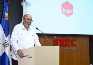 INTEC reconoce al Ministerio de Industria, Comercio y Mipymes por su contribución al desarrollo del modelo triple hélice en el país