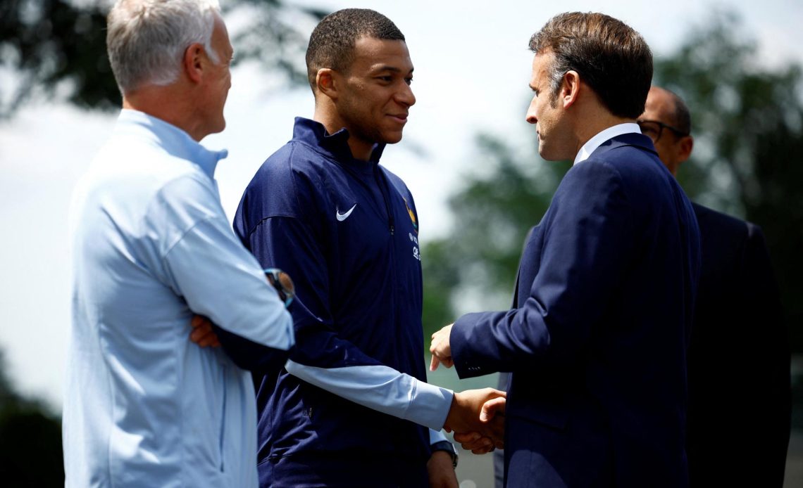 Mbappé confirma a Macron que el anuncio de su fichaje se hará esta tarde