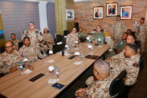 Ministro de Defensa visita instalaciones del Cesfront en Santo Domingo