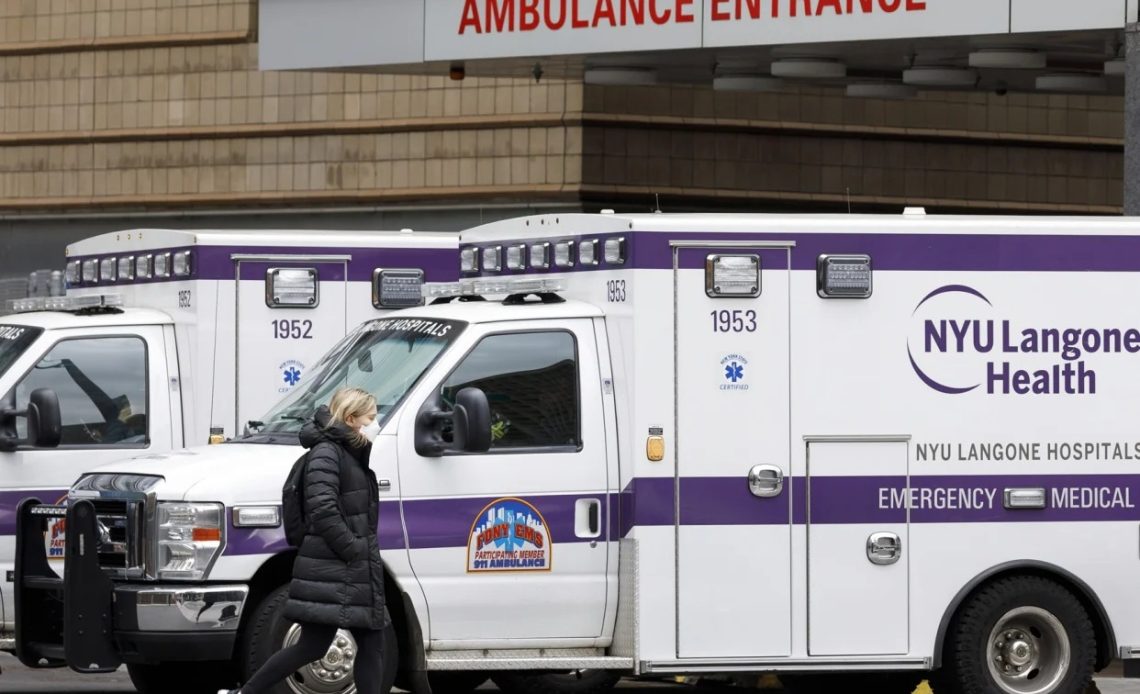 Afueras de hospital en Nueva York