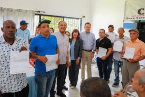 Gobierno apoya a productores Casabe y Yuca de Monción y Dajabón Promipyme otorga crédito por RD$2 millones 