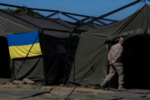 La exención del servicio militar es debatida por Ucrania a cambio de mayores impuestos 