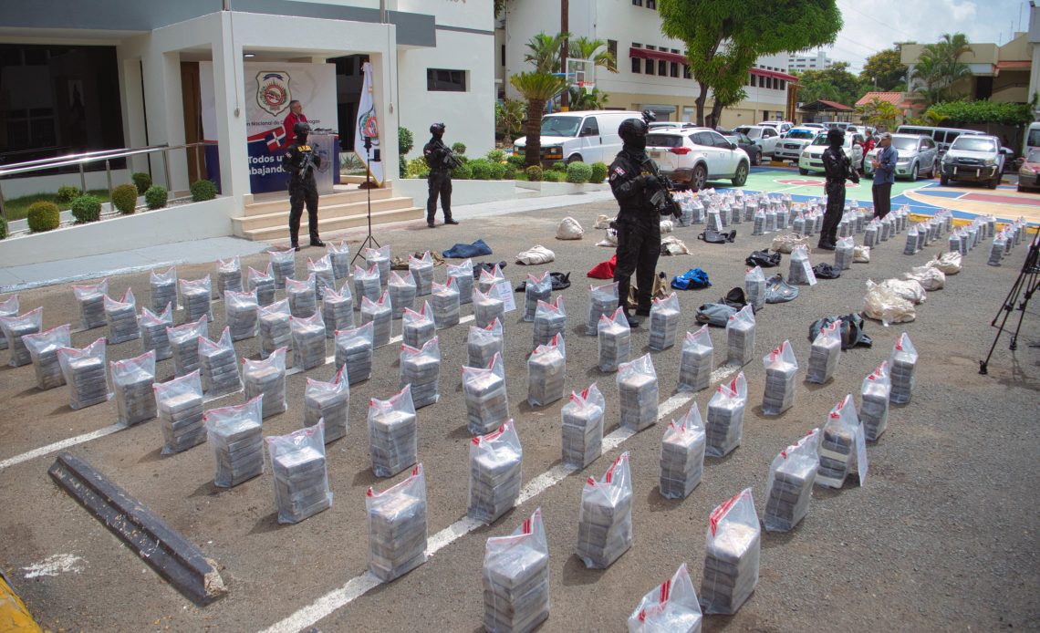 Incautan cargamento de 918 paquetes de cocaína camuflados en cajas de plátanos en Puerto Caucedo