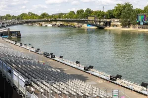 Por mala calidad del agua fueron anulados los primeros entrenamientos en el río Sena