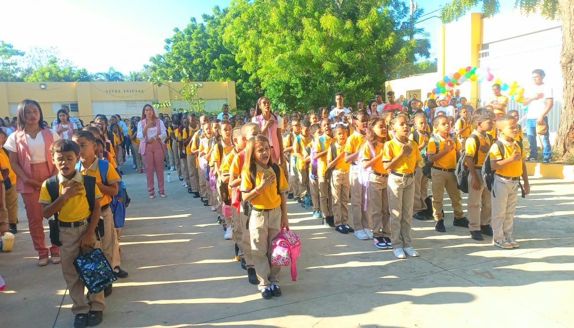 Minerd dice que 83% de estudiantes asistió a clases el primer día del año escolar