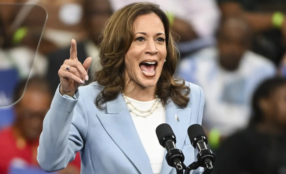 Kamala Harris recauda 12 millones de dólares mientras Trump espera los debates