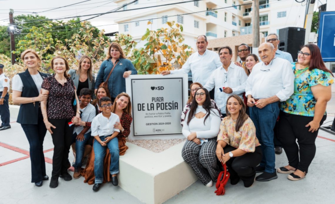 Alcaldía del Distrito Nacional inaugura Plaza de la Poesía