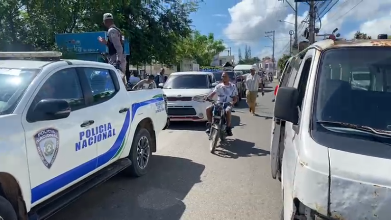 Caos en el tránsito de Monte Plata./