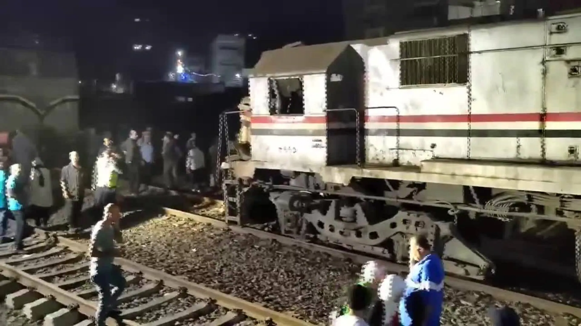 Colisión de dos trenes en El Cairo deja 5 muertos y 30 heridos