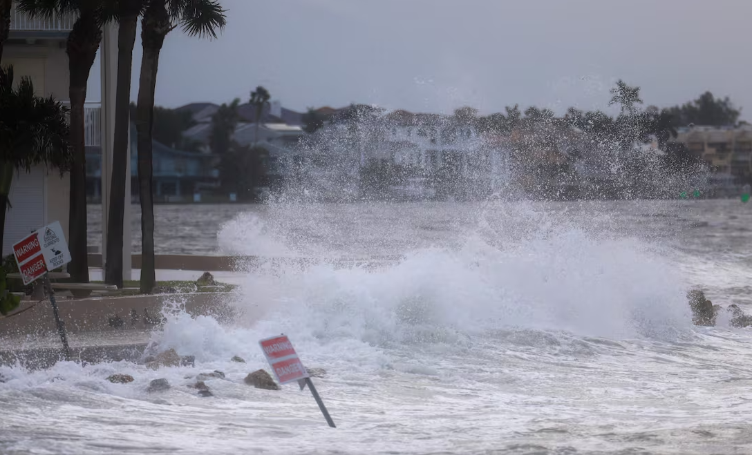 Helene deja inundaciones en Tampa y Fort Myers a causa de su marejada ciclónica