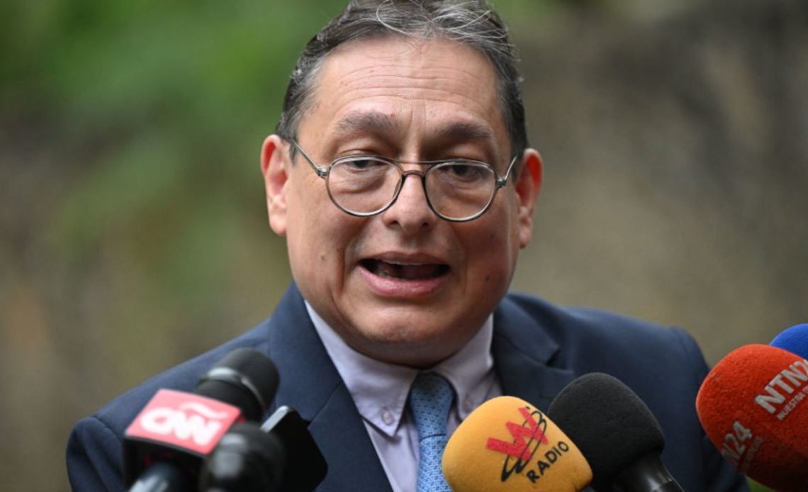 José Vicente Aro, el abogado de Edmundo González./