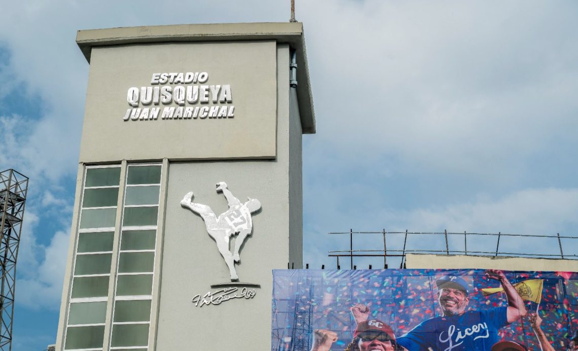 Edesur habilita dos circuitos al Estadio Quisqueya para estabilizar el suministro de energía eléctrica