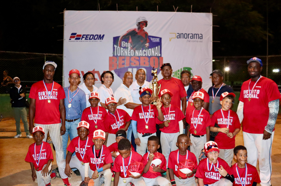 DN levanta cetro de campeones del Nacional U8 de Fedom