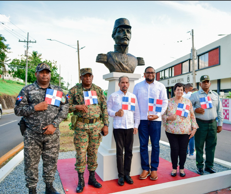 Efemérides Patrias y alcaldía de El Seibo inauguran busto de Antonio Duvergé y Plaza Patriótica