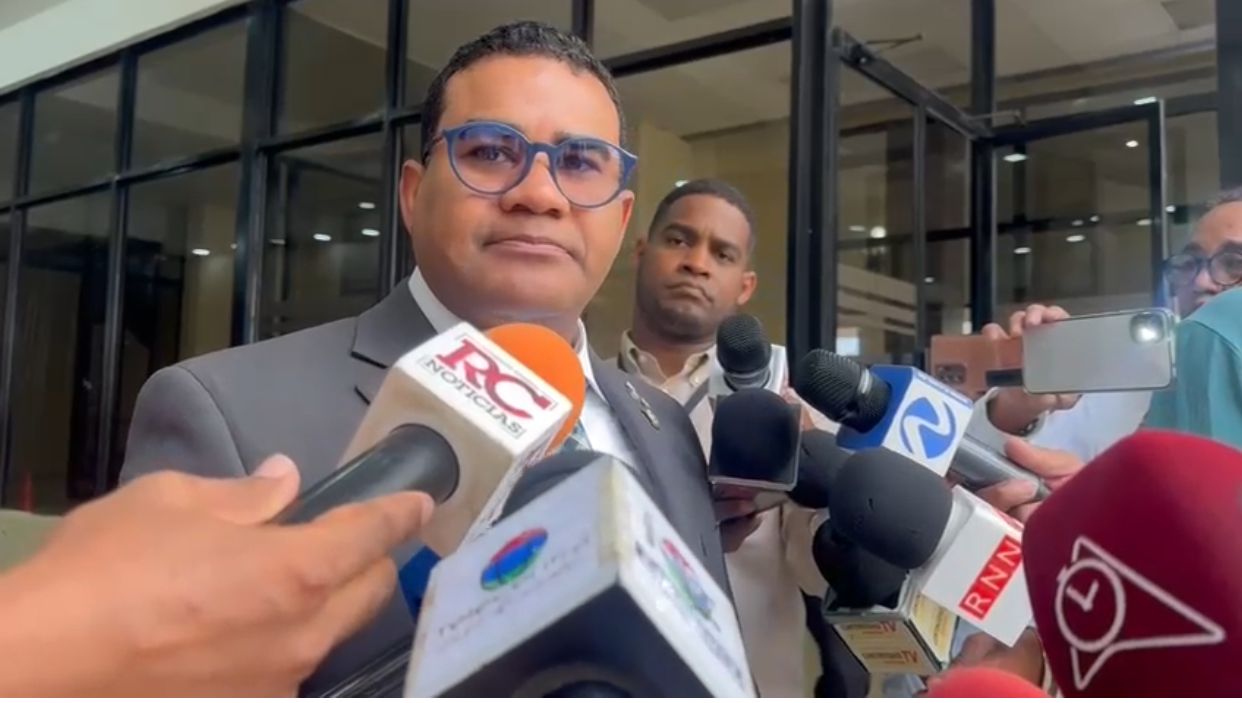 Diputado Tony Bengoa: “Menos de 50 mil haitianos han sido repatriados de más de 2 millones”