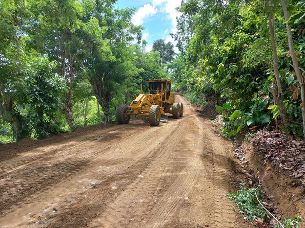 Alcaldía, Indesur y Uptepda intervienen caminos vecinales de Polo