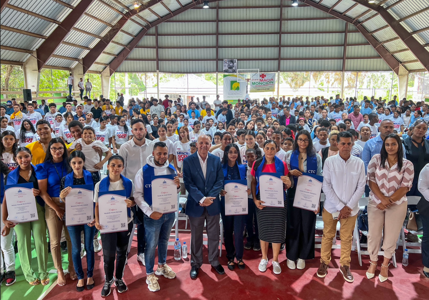 Centros Tecnológicos impactan a 700 jóvenes en Santiago Rodríguez