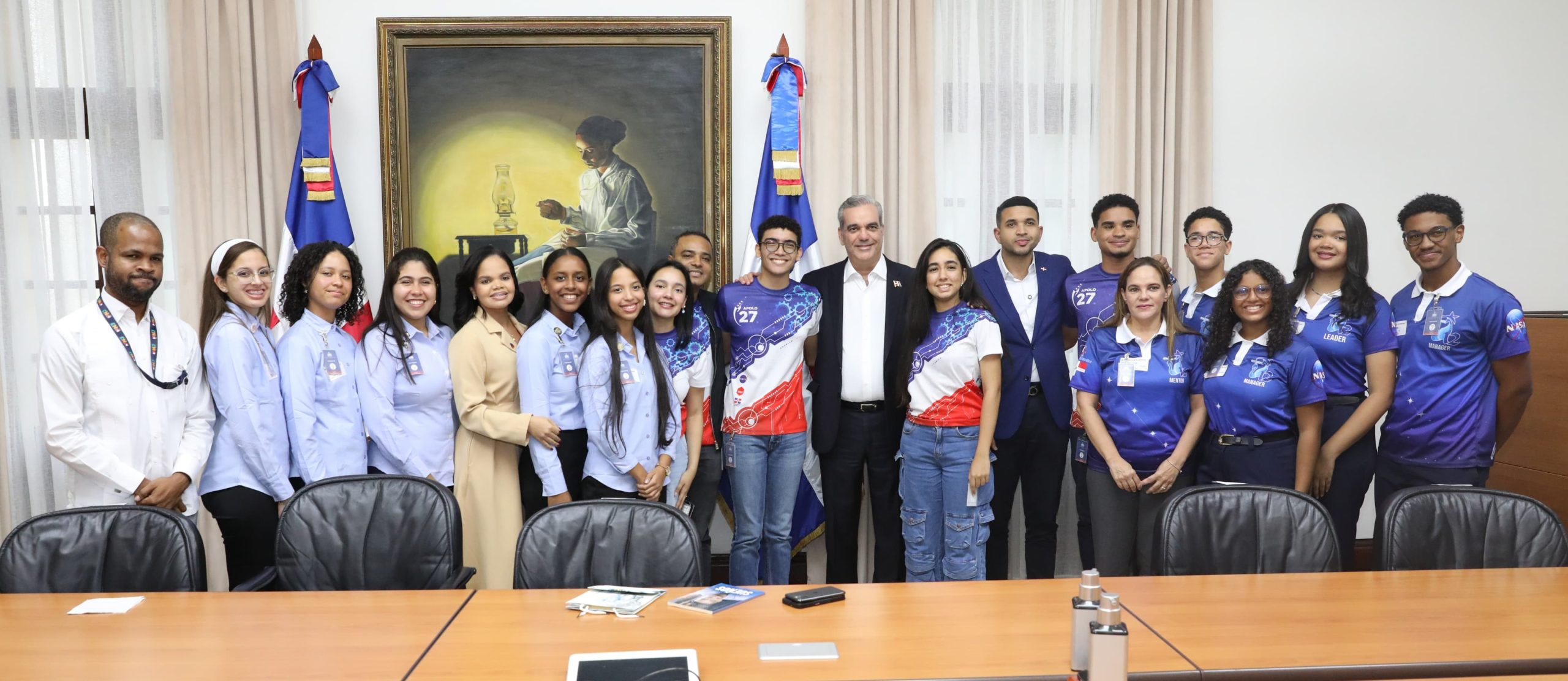 Gobierno brinda apoyo económico a estudiantes participarán  en concurso de la NASA