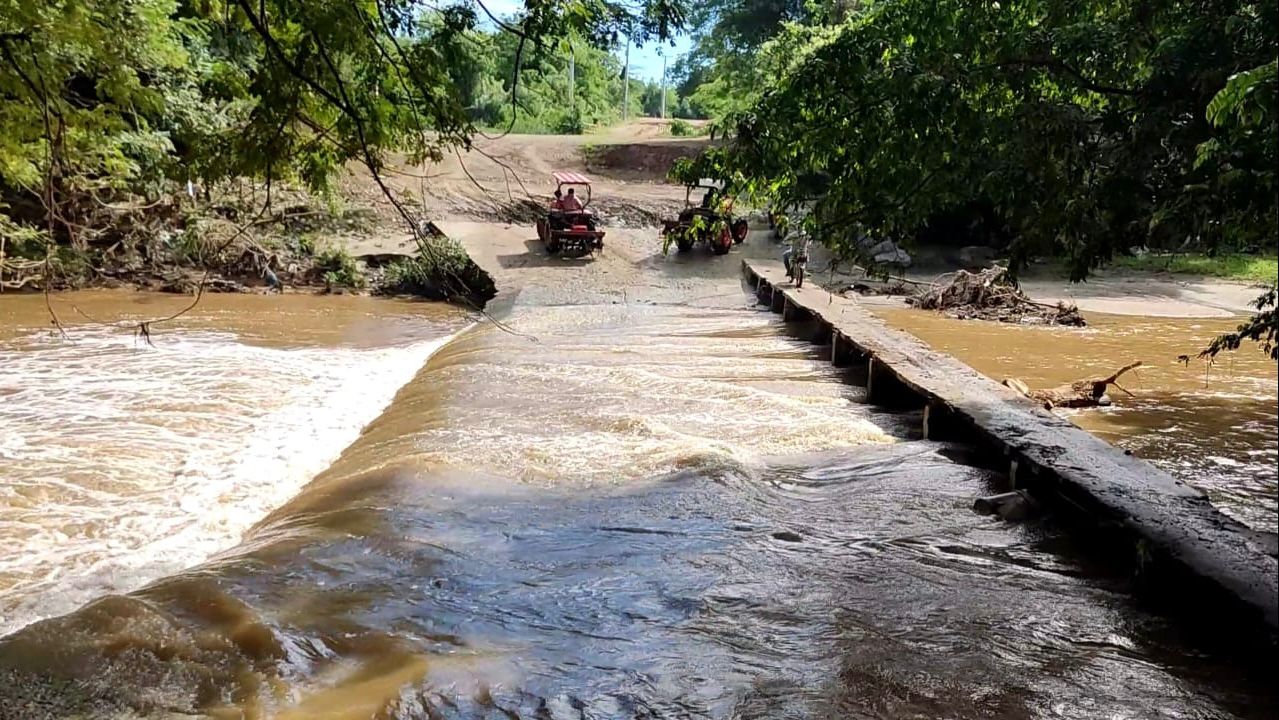 Desarrollo Fronterizo acondiciona muro del río Masacre para proteger tierras agrícolas