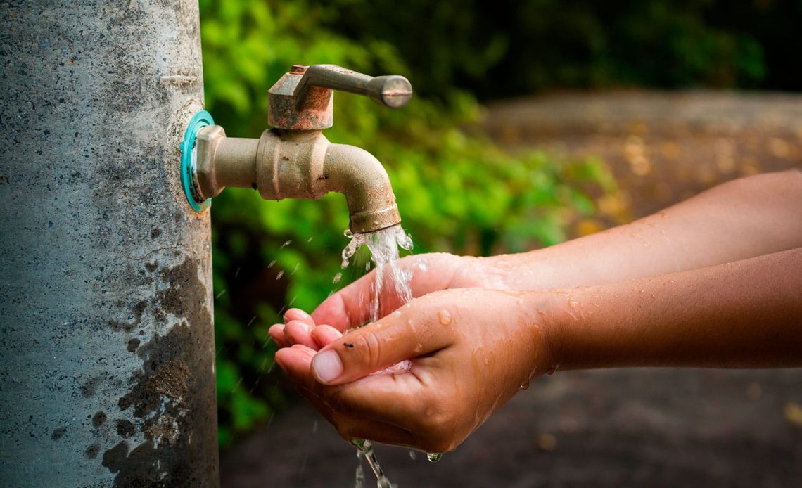 Servicio de agua potable en SDN se mantiene estable tras solución de averías