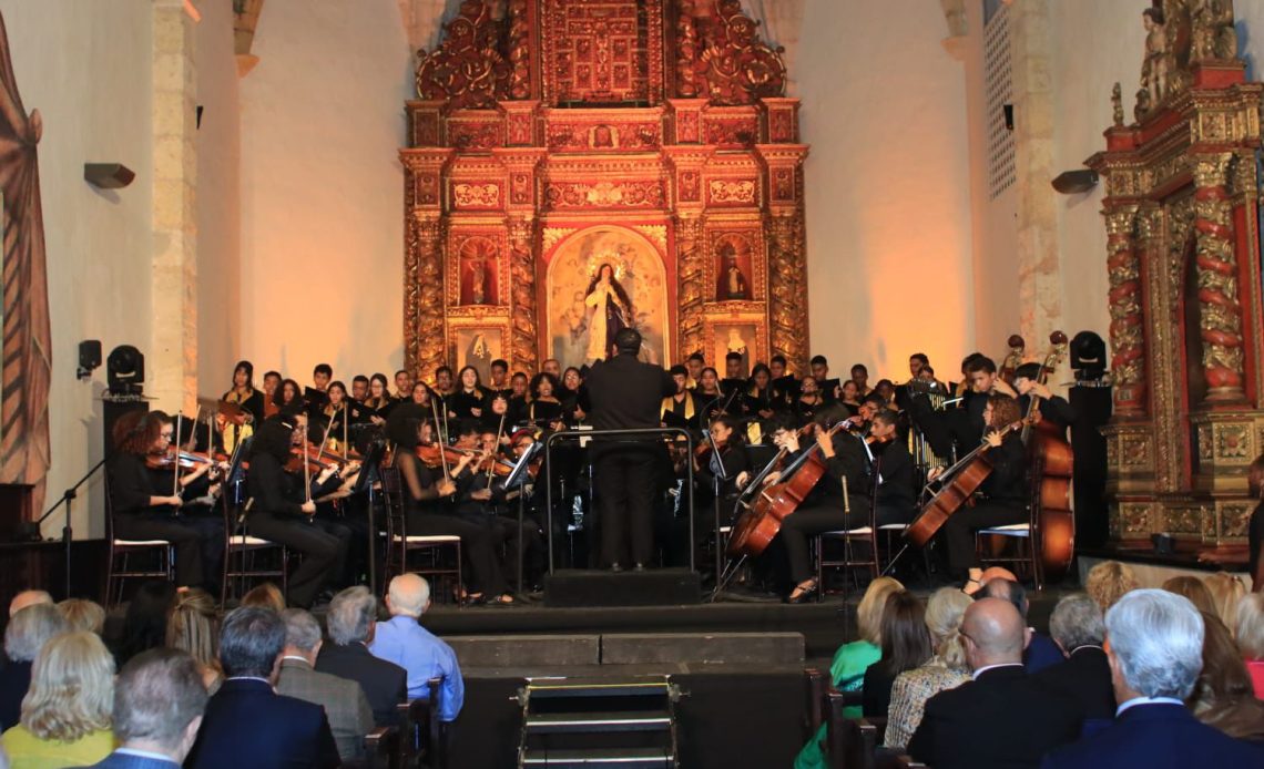 Fundación Fiesta Clásica celebra la navidad con concierto sinfónico