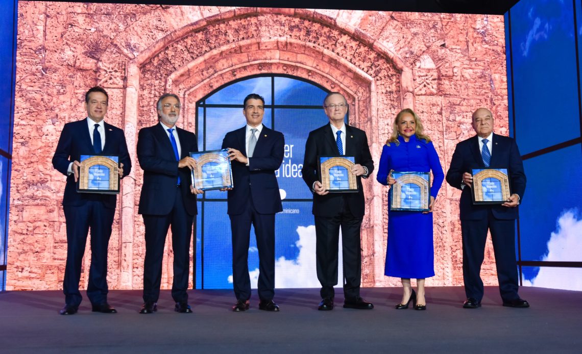 Banco Popular presenta libro institucional para celebrar su 60° aniversario