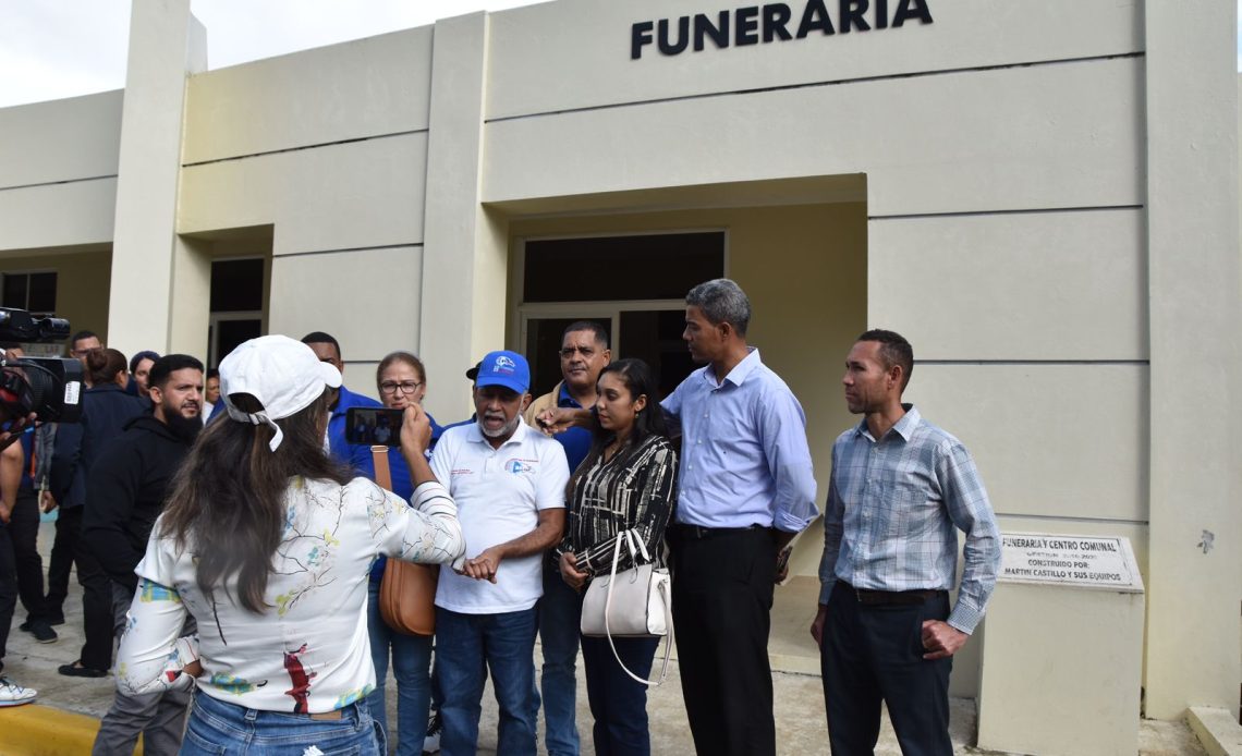 ADP denuncia estudiantes reciben clases en una funeraria