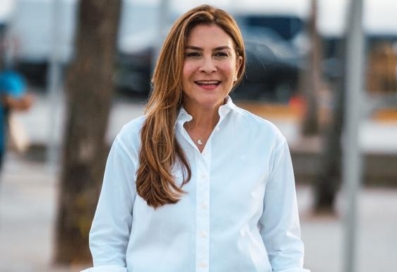 Carolina Mejía disfruta del Malecón de SD y de los foodtrucks que lo rodean