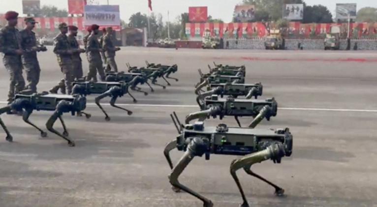 India revoluciona la defensa militar con escuadrón de perros robots de alta tecnología